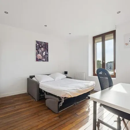 Cozy Avec Parking Apartman